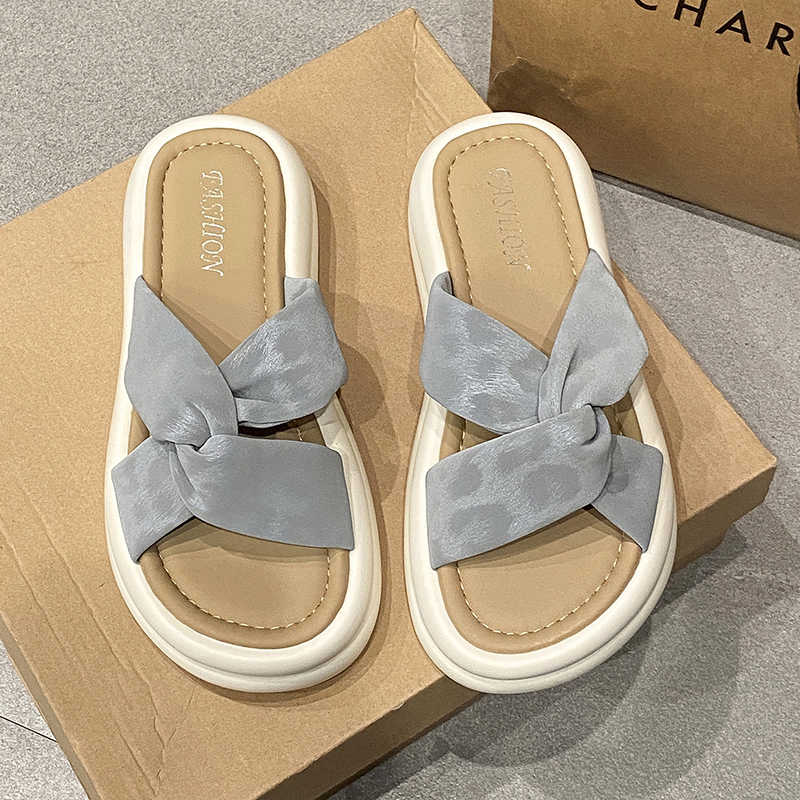Fashion Does Not Slip Non-slip Women's Slipper Sandals Sneakers Badminton Shoes Woman Sport Portable Of Famous Brands Fashionable