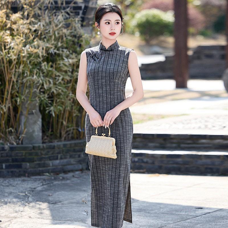 Modern Chinese-Inspired Sleeveless Long Cheongsam Dress With Stripe Jacquard Women 2026 Small