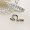 Minimalisme Vloeibaar Metaal S-vormig Geen Piercing Clipoorbellen voor Vrouwen Cool Meisje Oor Cuff Modieus Statement Oorbellen Sieraden Cadeaus