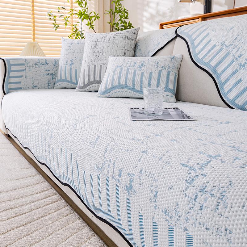 

Подушка для дивана из ледяного шелка особой формы 2025 новая летняя кожаная подушка для сиденья дивана нескользящая и прохладная накидка-полотенце для дивана 70*70cm