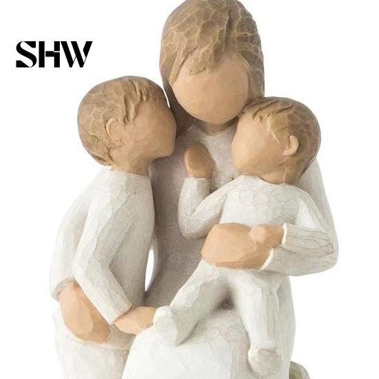 Healing Home Ornament Mother Holding Baby Figurine, Resin Family Love Statue for Bedroom Desk, Desktop Decoration Study Heartwarming Decor Ornament,