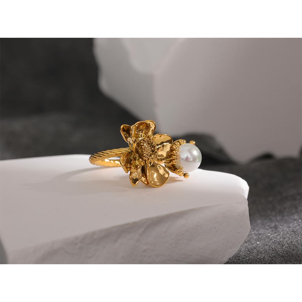 Eetit Stainless Steel Fashion Charm Flower Ring for Women Personality Statement Finger Gold Color Waterproof Jewelry Accessories