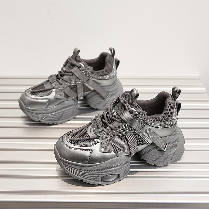 

Маленький размер платформа серебристые модные папины кроссовки женские новые универсальные повседневные туфли увеличивающие рост легкие спортивные кроссовки трендовая обувь 32 серебряный