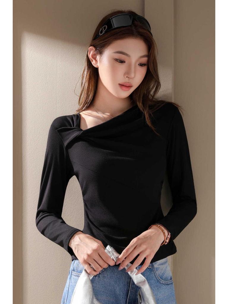 Autumn 2025 French Knitted Straight Shoulder Twisted Long Sleeve Women's Top