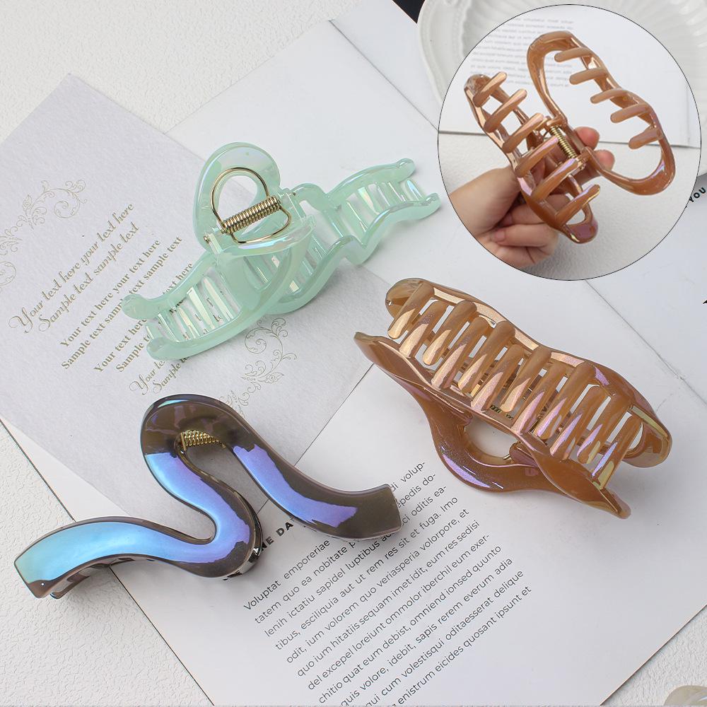 Korean Versatile Shiny Claw Clip: High-End Hair Accessory for Women