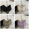 Casual Canvas Tote Bag For Women With Zipper Closure And Street Style For Daily Use