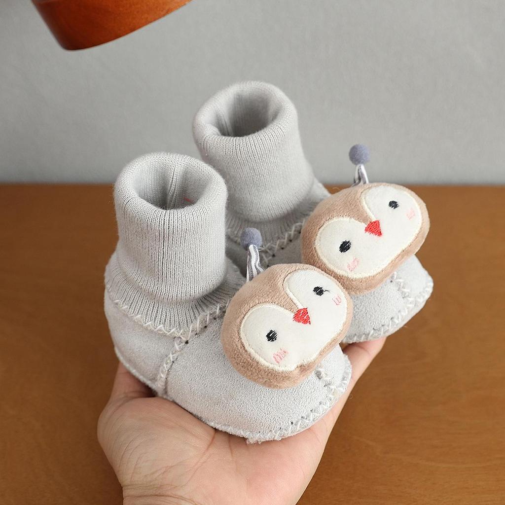 Autumn & Winter Baby Shoes: Unisex Non-Slip, Thick, Warm, Fleece-Lined Socks with Cute Cartoon Designs for 0-12 Months.