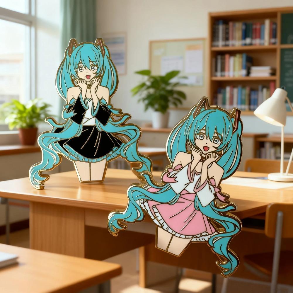 Anime surrounding Hatsune Miku brooch virtual idol first sound metal badge Japanese cute schoolbag accessories