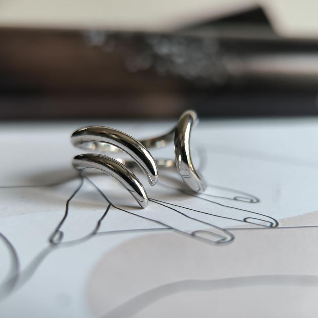 Серебряное кольцо с без камней, вес изделия 6,79 гр (2191926)