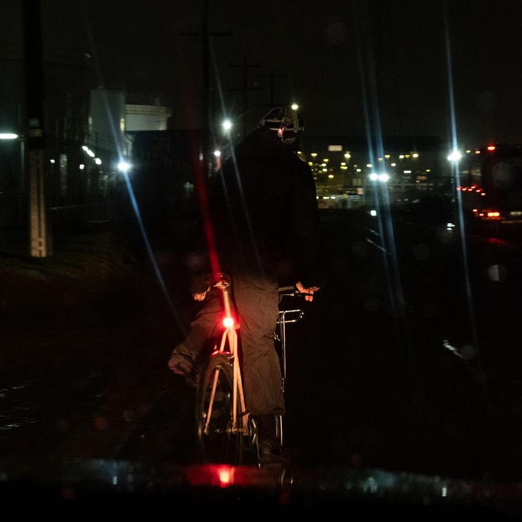 Japanese KNOG Bicycle Light BLINDER PEACE 100 Lumens Waterproof USB Rechargeable Lightweight [Genuine Product]