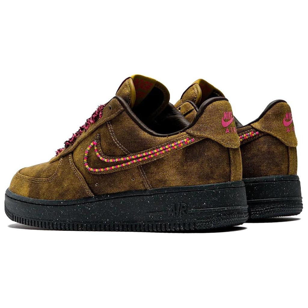 Nike Air Force 1 Low 07 QS Boucle Desert Moss Zapatillas para Hombre Multicolor Rosa Intenso-Oro Midwest-Marrón Barroco-Negro-Antracita IO4474-300