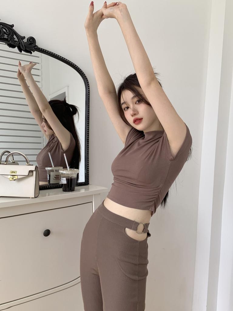 Spice Girl semi-turtleneck short-sleeved T-shirt women's summer design sense slim-fit sexy slim-fit top bottoming shirt