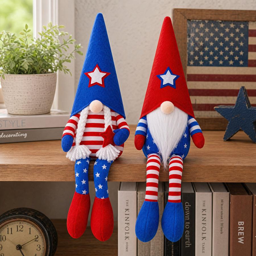 US Independence Day Faceless Gnome Figurine in Red and Blue Stripes