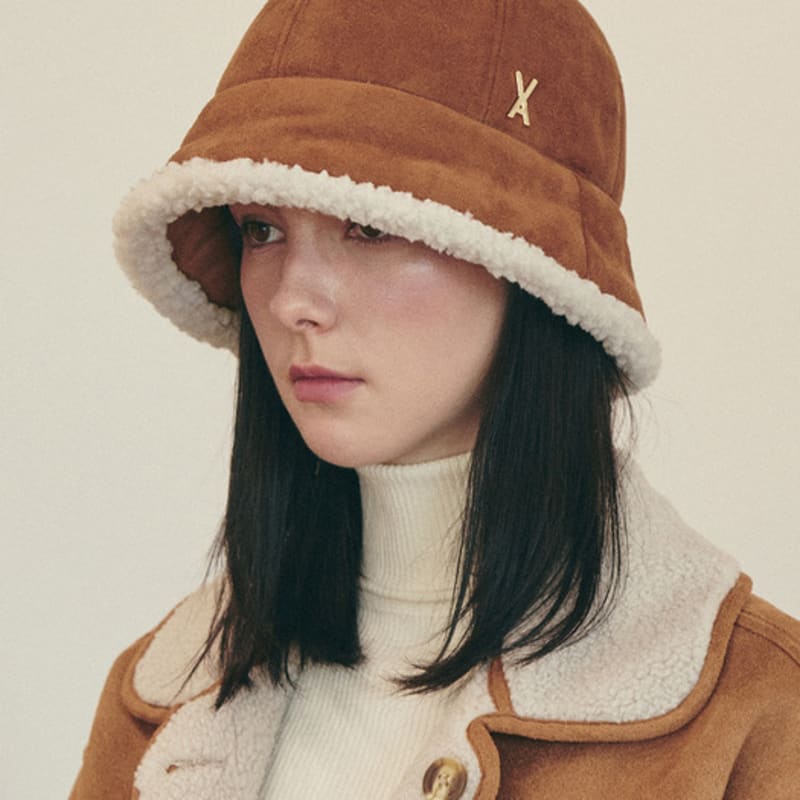 

VARZAR VA Панама Mustang с шипами Верблюжий FREE