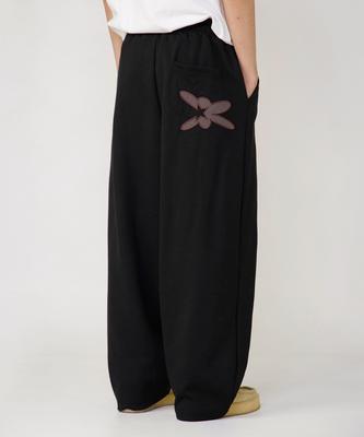 BOUNDARY One-Pleat Back Point Patch Sweatpants [Black]