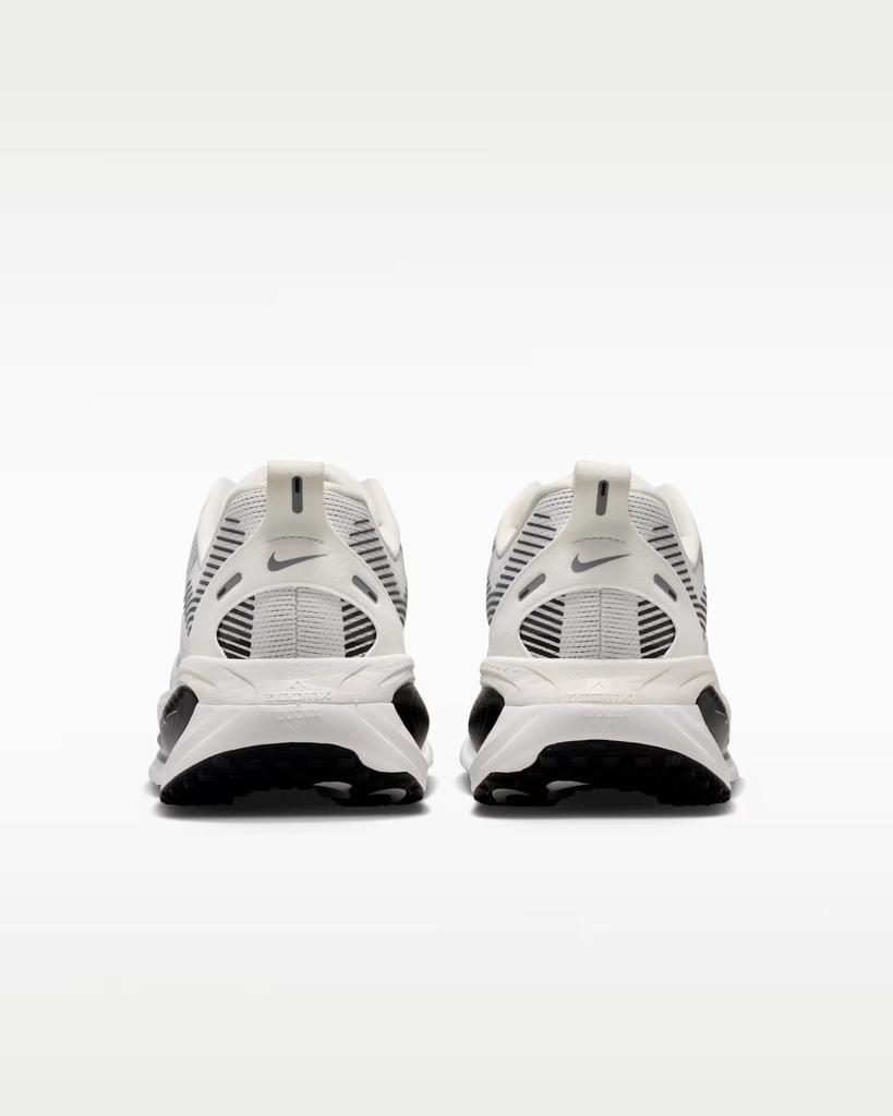 II7189-100 Nike Vomero 18 "Summit White/Black" (Men's)