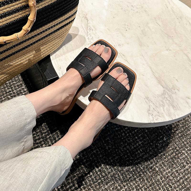 Grape Mother Summer New Hollow Thin Square Head Soft Bottom Versatile Flat Bottom One Word Beach Outside Slippers Women