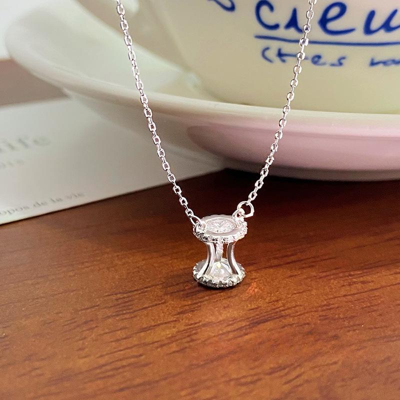 

Изысканное геометрическое ожерелье с тонкой талией для женщин, легкая роскошь, нишевый дизайн, высококачественное украшение на шею