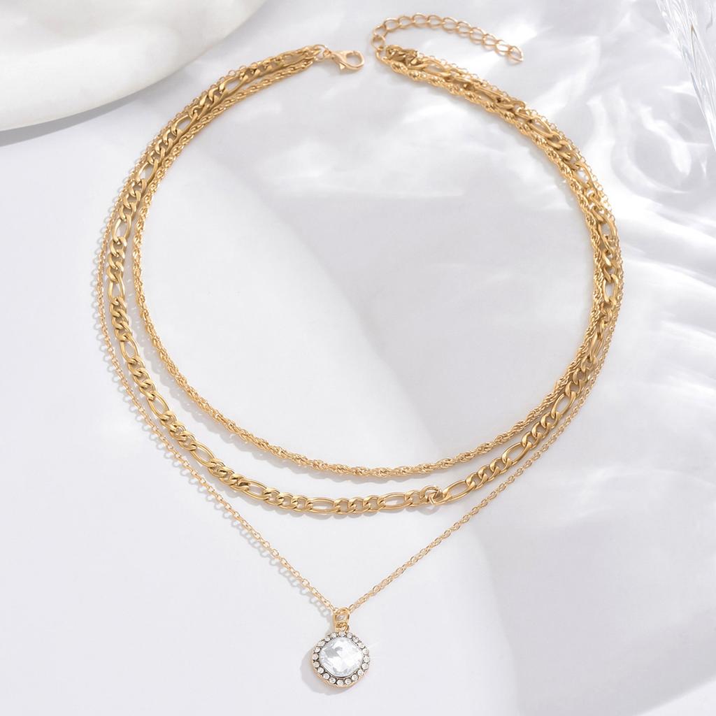 Factory multi-layer pendant necklace, fashionable women's accessories twist chain