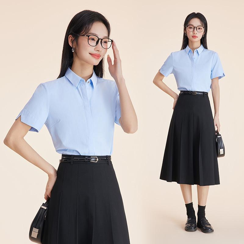 

Женский профессиональный комплект для собеседования: синий и белый блейзер и рубашка L