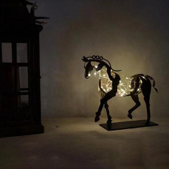 Abstract Horse Sculpture Hollow Horse Statue with Light Metal 3D Animal Figurine Home Office Desktop Decoration Ornament