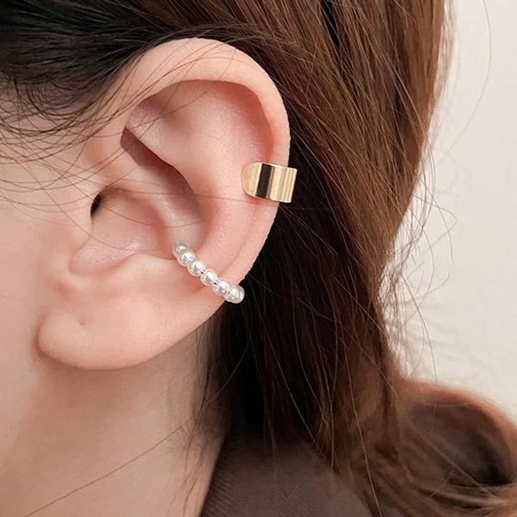 Women's Point Mary Pearl Ear Cuff Set