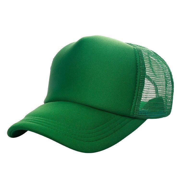 Cappellino Trucker Stampato con Logo e Visiera Ricamata