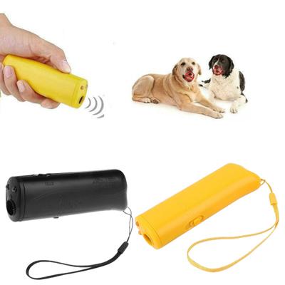 Ultrasonik Köpek Kovucu Havlamayı Durdurma Kötü Davranış LED El Feneri Taşınabilir Tasarım Çok Fonksiyonlu Köpek Kovucu