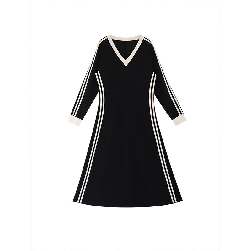 

Plus Size Women s Black Striped V-Neck Long Sleeve Patchwork Slimming Dress 2XL (70-85 kg) чёрный