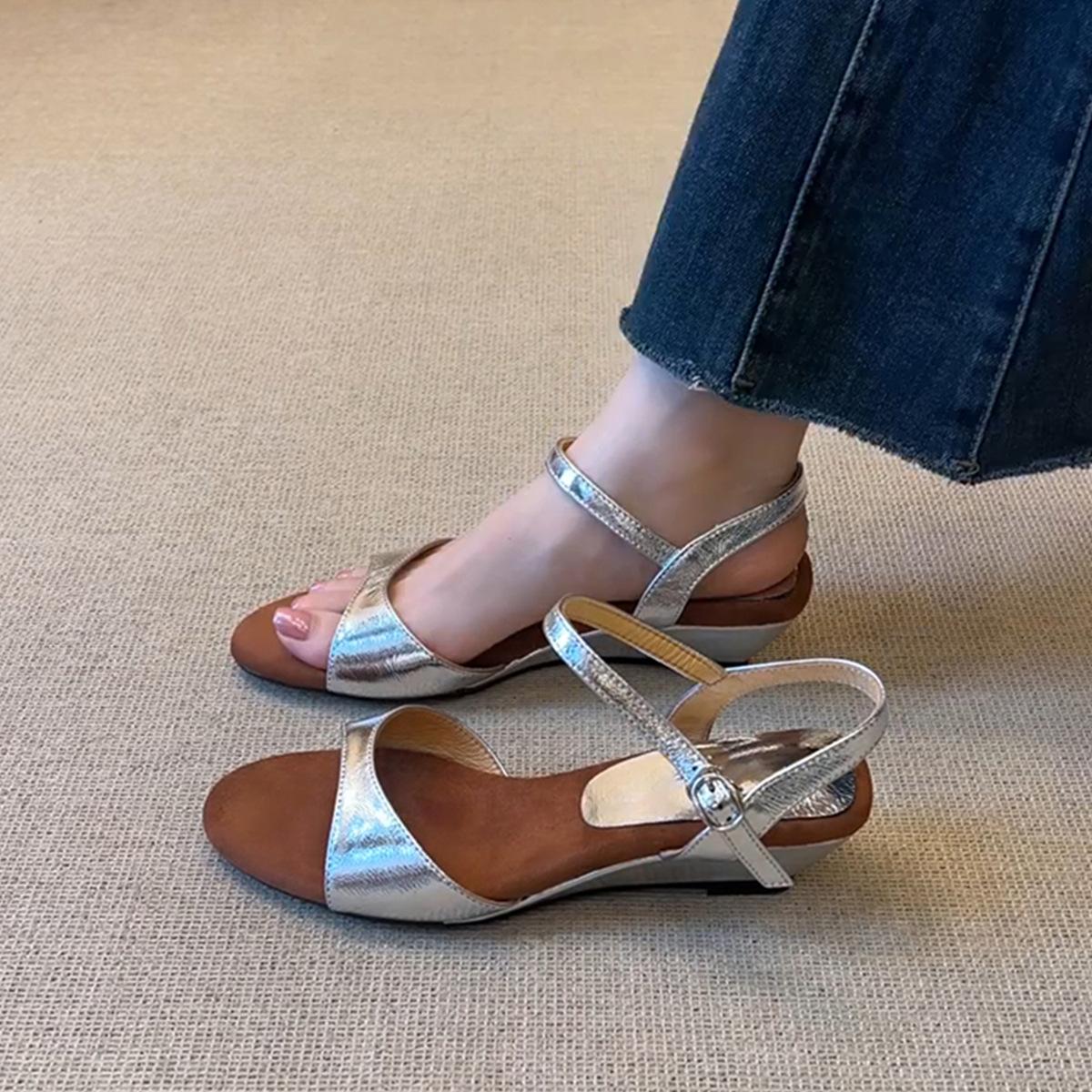 

Версия из овчины нового высокого класса с простыми юбочными темпераментными сандалиями женские летние на танкетке ретро римские туфли 40