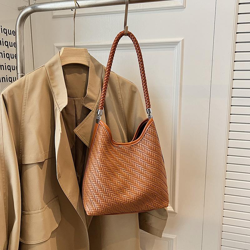 Premium texture woven pattern large capacity armpit bag women's new fashion versatile tote bag shoulder handbag