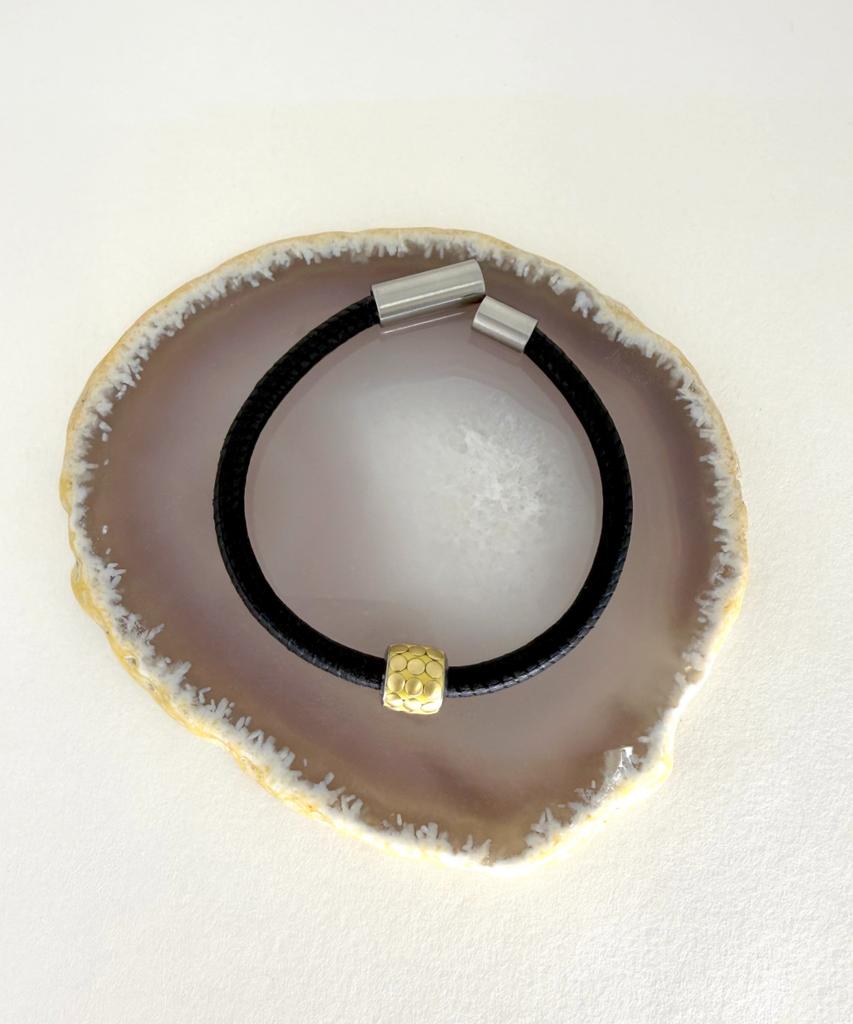 Glory_Arden Surgical Steel Non-Hedded Gold Leather Bracelet / Ghmb-316