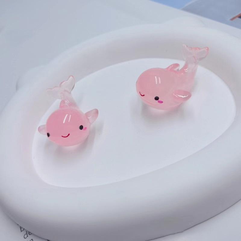 1Pc Mini Luminous Whale Home Decor Landscaping Resin Crafts Glowing Whale Garden Fish Tank Miniatures Ornaments Decoration