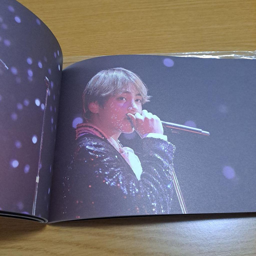 [USED] BTS WINGS TOUR ESSAY BOOK V Kim Taehyung