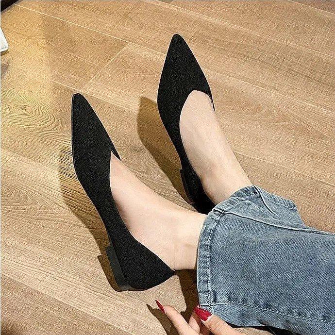 

Black work women s shoes 2025 autumn new pointed head shallow mouth flat bottom Korean version versatile Doudou shoes single shoes women 35