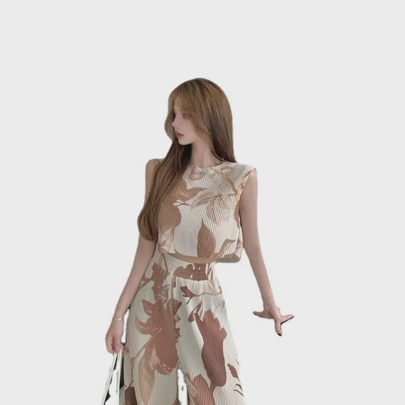 Women's Summer Two-Piece Suit: Pleated Sleeveless Vest & Wide-Leg Trousers