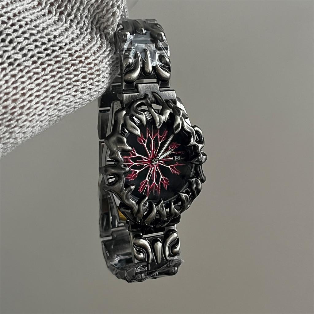 Moderne Gothic-Metalluhr mit Quarzwerk für erwachsene Mode-Enthusiasten