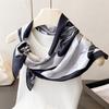 2026 Neue Luxus-Blumenmuster-Mode-Quadratische Schals Damen Seidenschal Bandana Kleine Haarbänder Foulard Schal