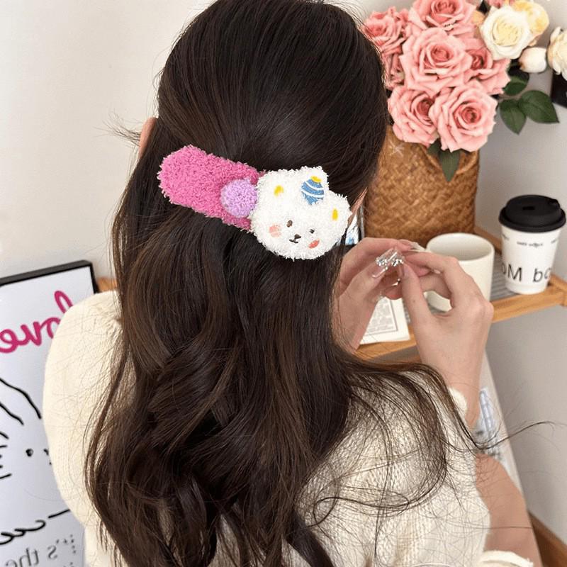Plush Cartoon Bear Headband: Perfect for Autumn/Winter Skincare, Versatile Outings, and Effortless Style.