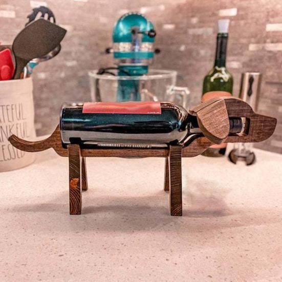 Attractive Animal Shape Storage Anti-scratch Dog Little Pig Statue Wine Stand for Bar Wine Display Stand