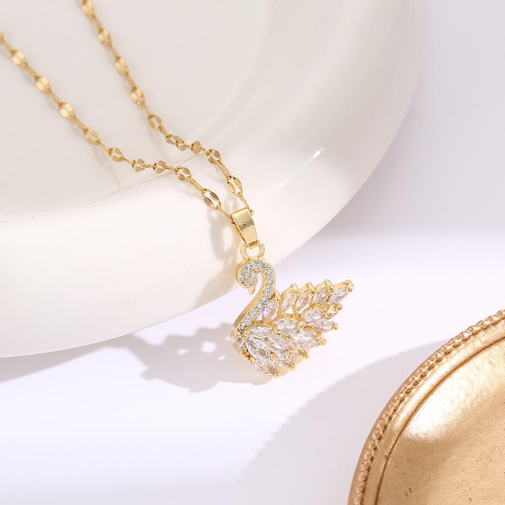 Hochwertige Damen Halskette aus Titanstahl mit vierblättrigem Kleeblatt - Nicht verblassend, vielseitige Schlüsselbeinkette