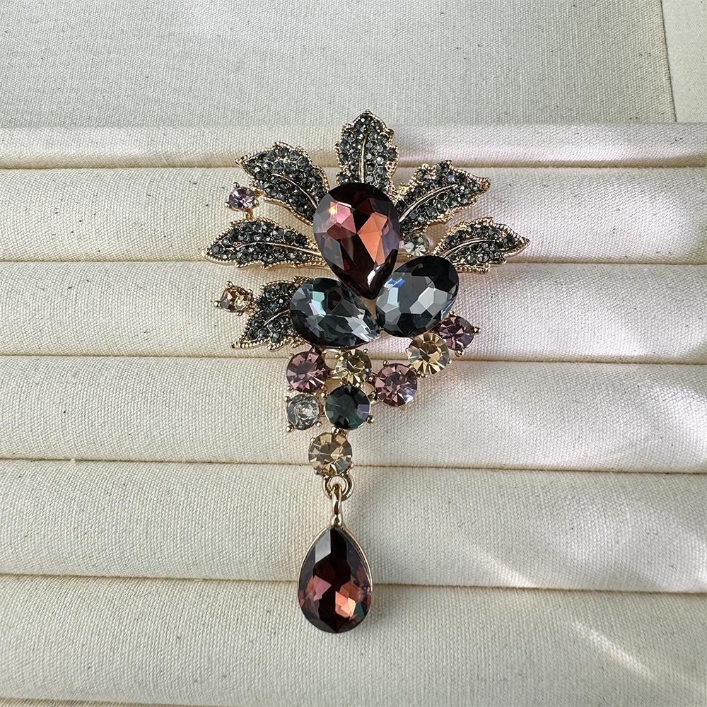 

Palace Retro Luxury Coconut Tree Брошь Высококачественная женская цветная циркониевая цветочная темпераментная корсажная куртка аксессуары для пальто