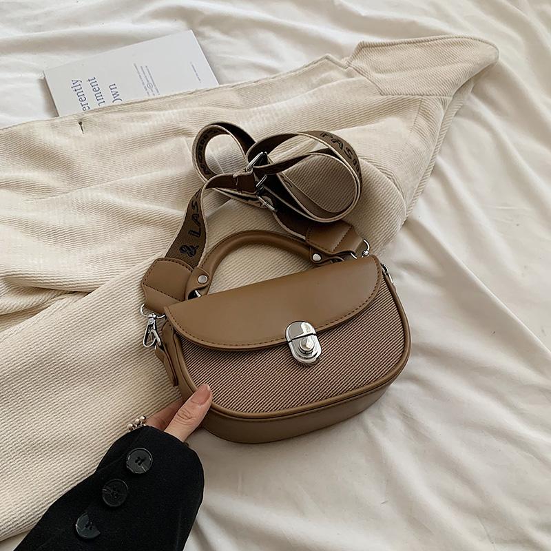 Fashion Wide Shoulder Belt Crossbody Bag Solid Color Simple Compact Handbags Classic Flap Design Soft Shoulder Bag 2170₽