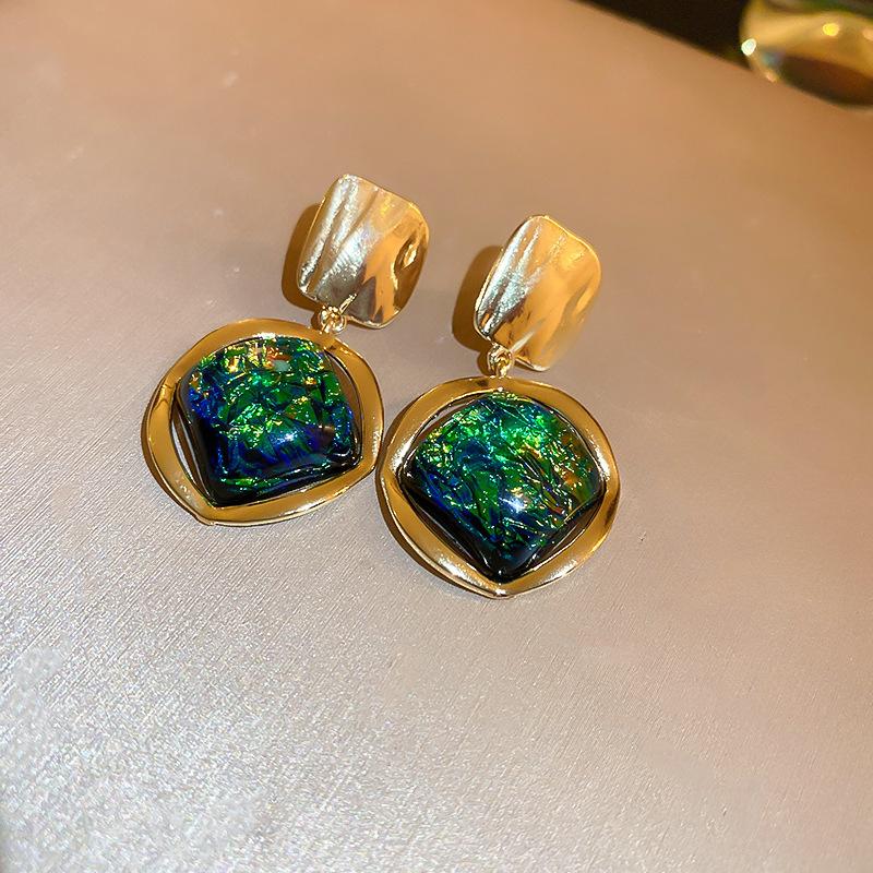 Boucles d'oreilles pendantes géométriques de style européen, boucles d'oreilles pendantes baroques vertes pour femmes et filles, bijoux de mode INS, cadeaux