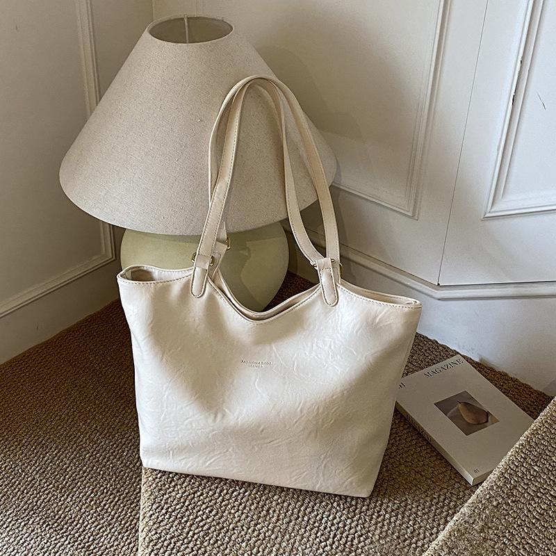 

Вместительная ретро-сумка женская осень-зима 2025 новая универсальная простая сумка через плечо популярная сумка-тоут для поездок в этом году белый