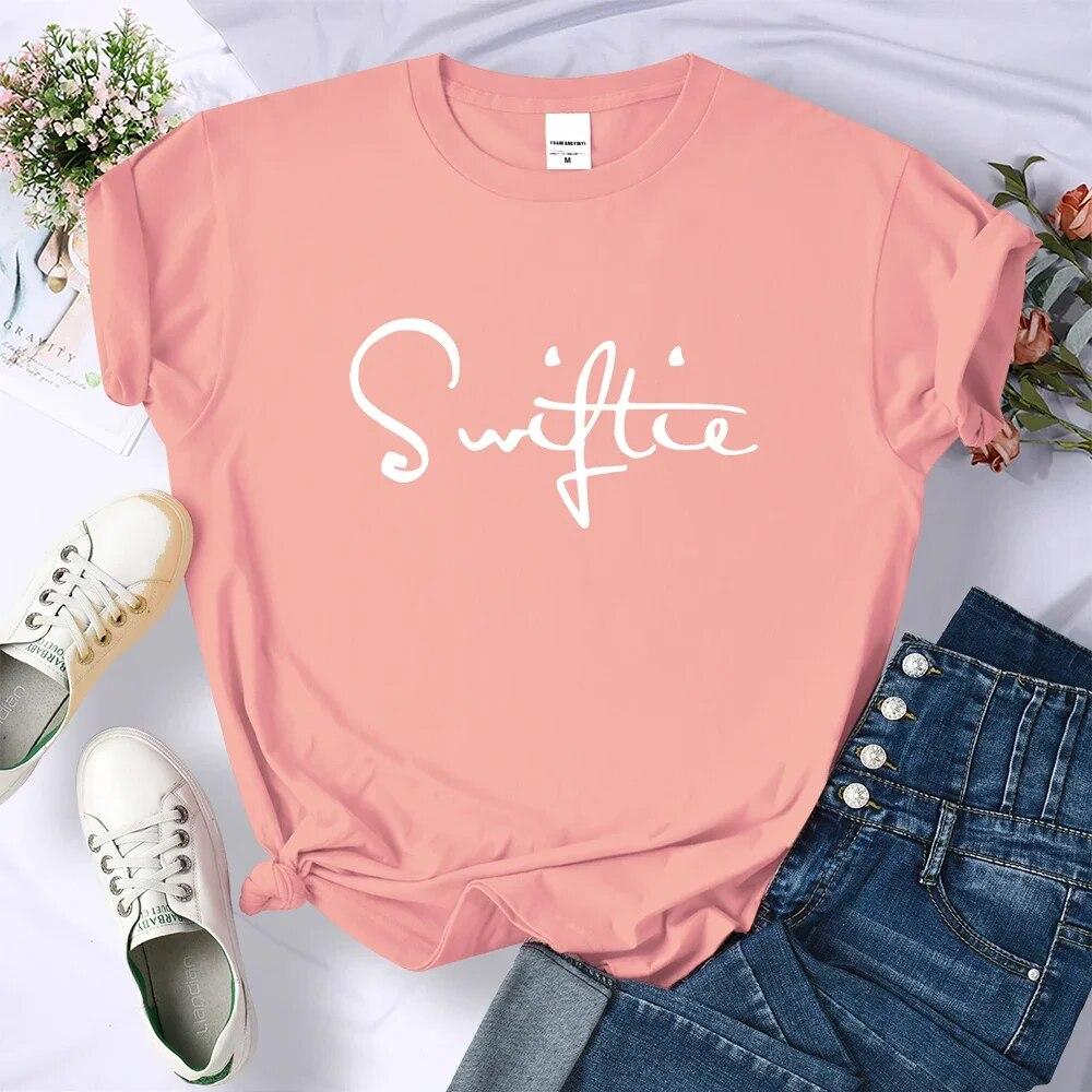 Swiftie Retro Y2K Tričko s potiskem Dámská letní móda Crop Top Sport Neformální topy Oblečení Street Personality Tričko Dámské