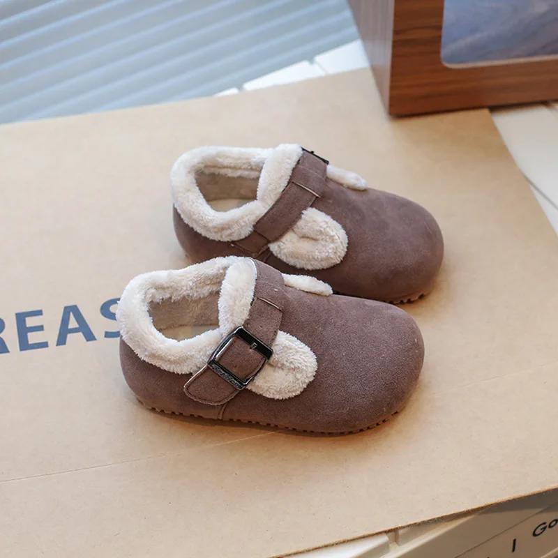 

2024 Детские теплые туфли на плоской подошве для девочек и мальчиков, зимняя новая мода в корейском стиле с мягкой подошвой, нескользящая, повседневная универсальная обувь 21 коричневый