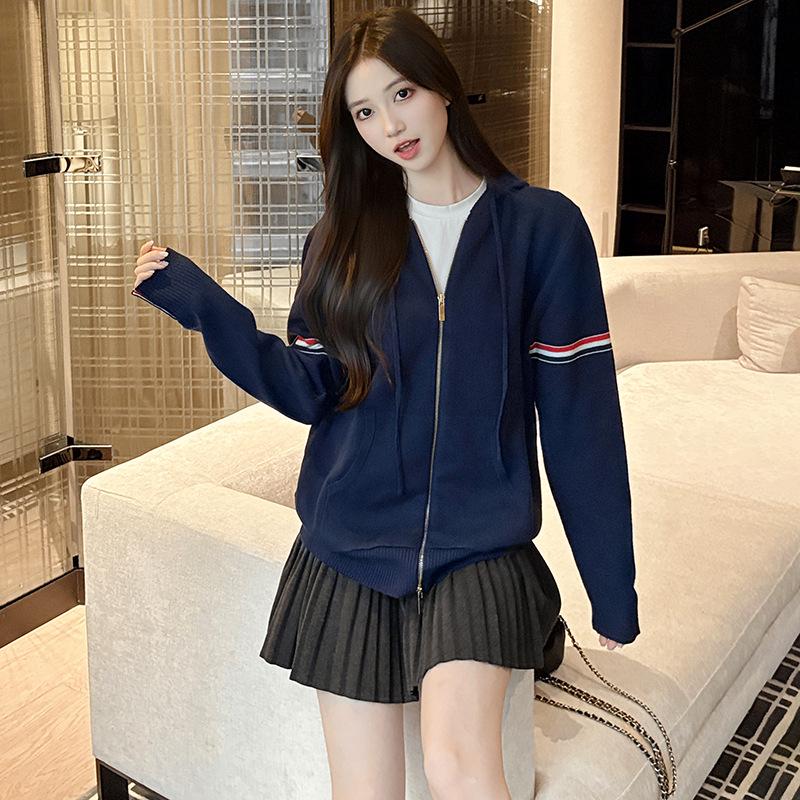 

TB Unisex Trendy College-Style Hooded Cardigan with Double Sleeves & Color Stripes Size 2 темно-синього кольору