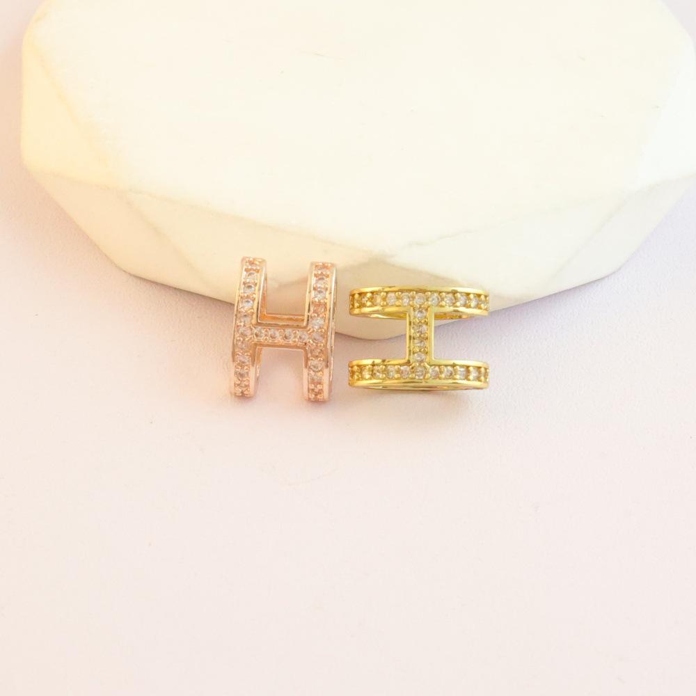 Korean Style Elegant Copper Pendant Necklace with Zircon Inlaid Letter H - Versatile Fashionable Accessory for Women