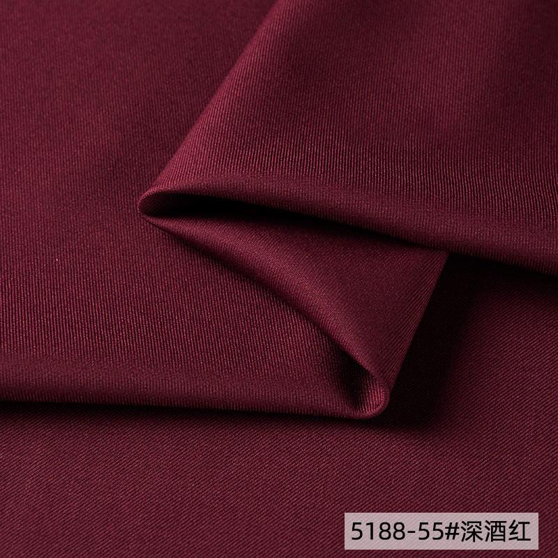 Seržový polyesterový materiál odolný proti pomačkání, mírně elastický, DIY angorově červený jarní a podzimní oblek, uniforma, pracovní bunda, látka